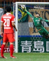  沃尔夫斯堡中场掌控全局，精妙调度主宰比赛节奏