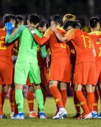  穆西亚拉梅开二度登顶射手榜首  