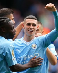  英超射手榜竞争激烈，多名前锋同场破门上演进球盛宴