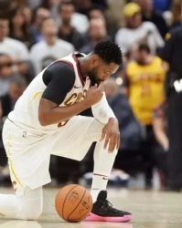  罗马中场大将重伤赛季报销牵动球迷心  