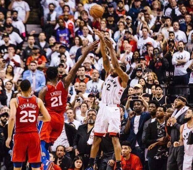  马克西压哨三分绝杀，76人险胜猛龙  